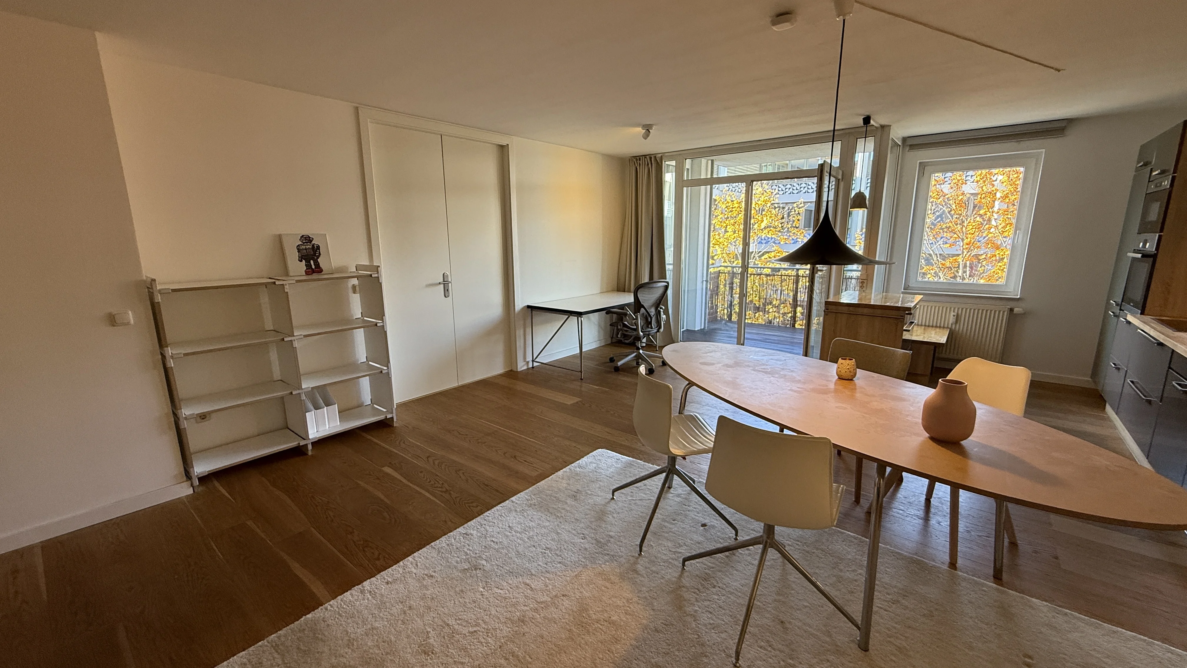 Ada 36 Studio - Wohnzimmer Geschlossene Flügeltüren